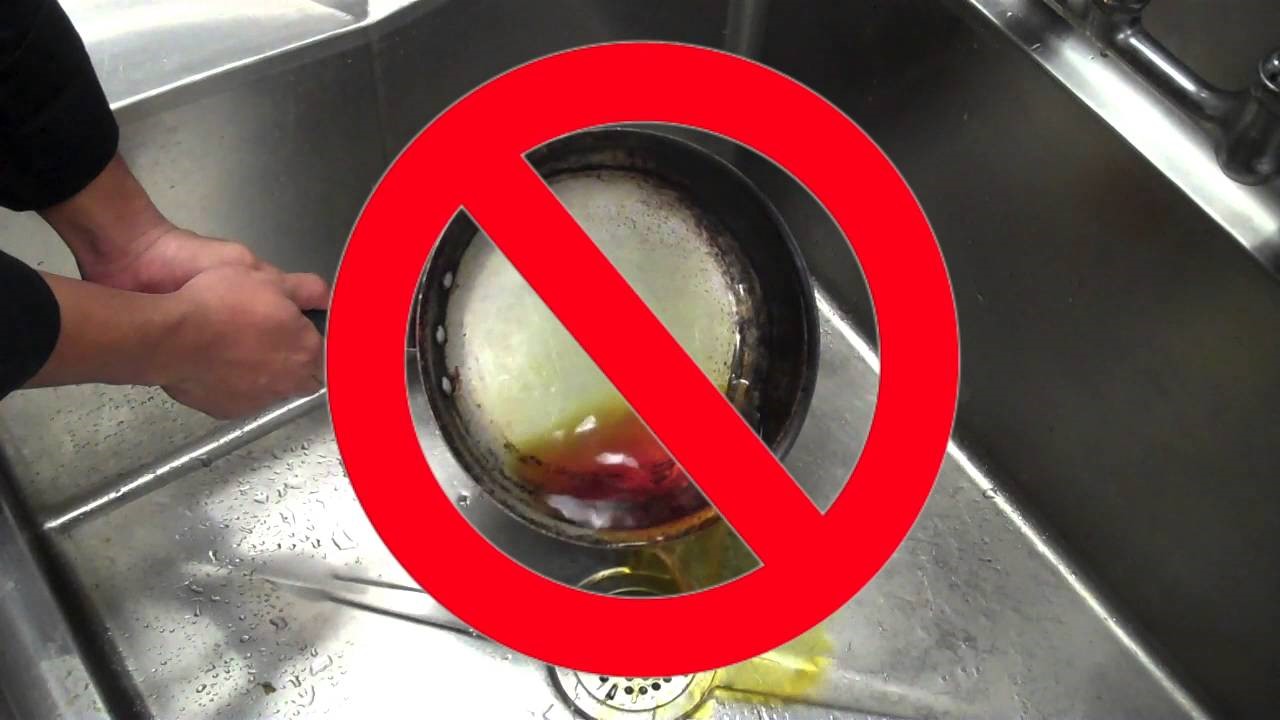 Descarte Correto de Óleo de Cozinha Evita Entupimento Ralo